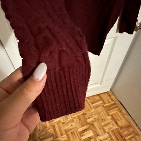 Burgundy sweater - Picture 3 of 3